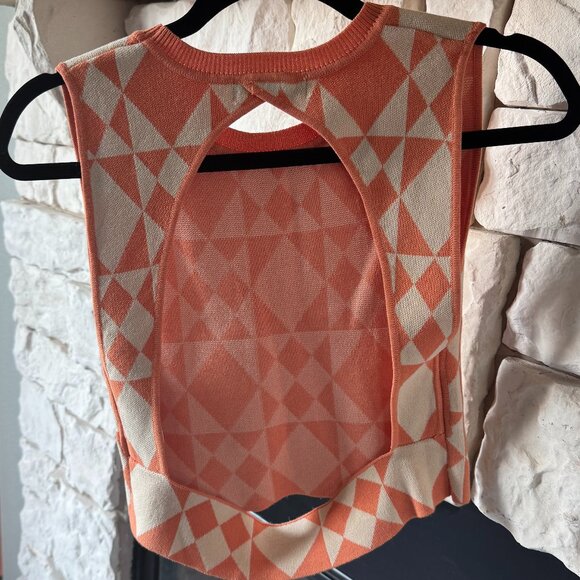 J Roberts Cropped Open Back Sweater - Picture 2 of 3